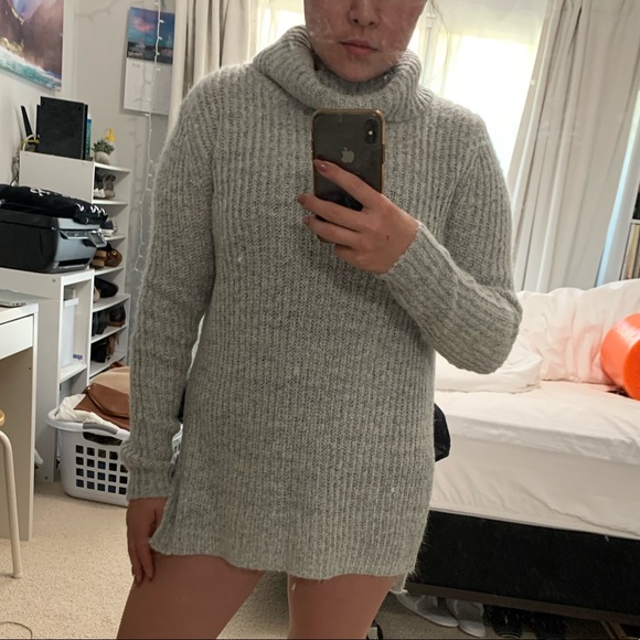 AVAIL AFTER 12/4 Turtle neck / cowl neck sweater - Picture 5 of 7